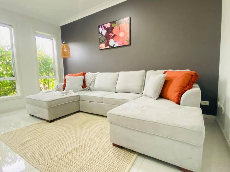 Kellyville 5Br Near Park And Shopping Mall Екстер'єр фото